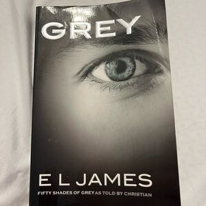 Grey by E L James Paperback